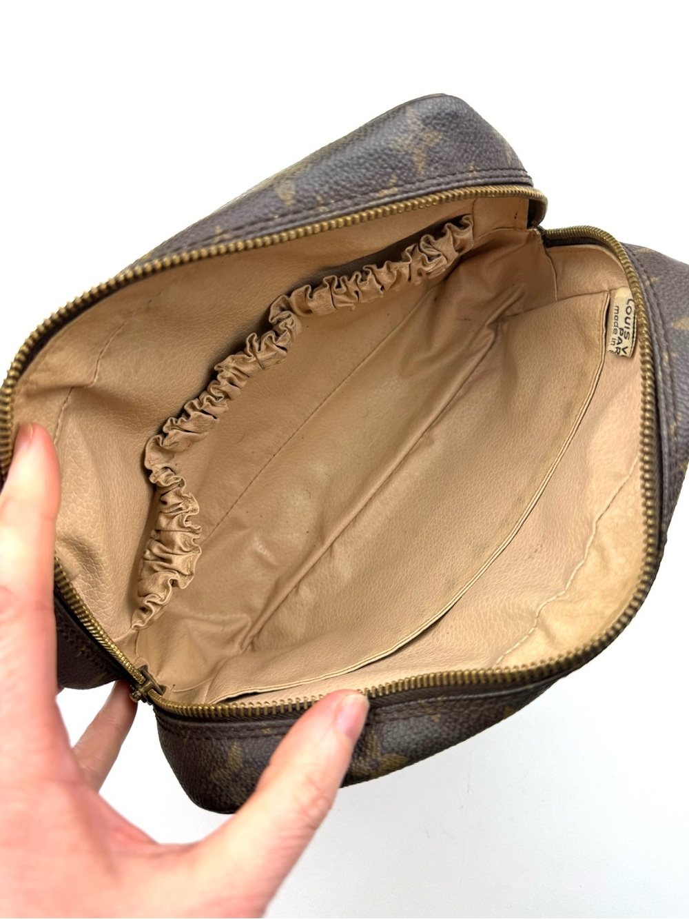 LOUIS VUITTON Monogram Trousse Toilette 23 - Picture 7 of 17